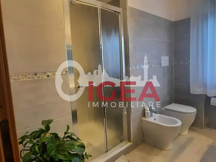 Immagine 26 di Villa in vendita  a Monteriggioni