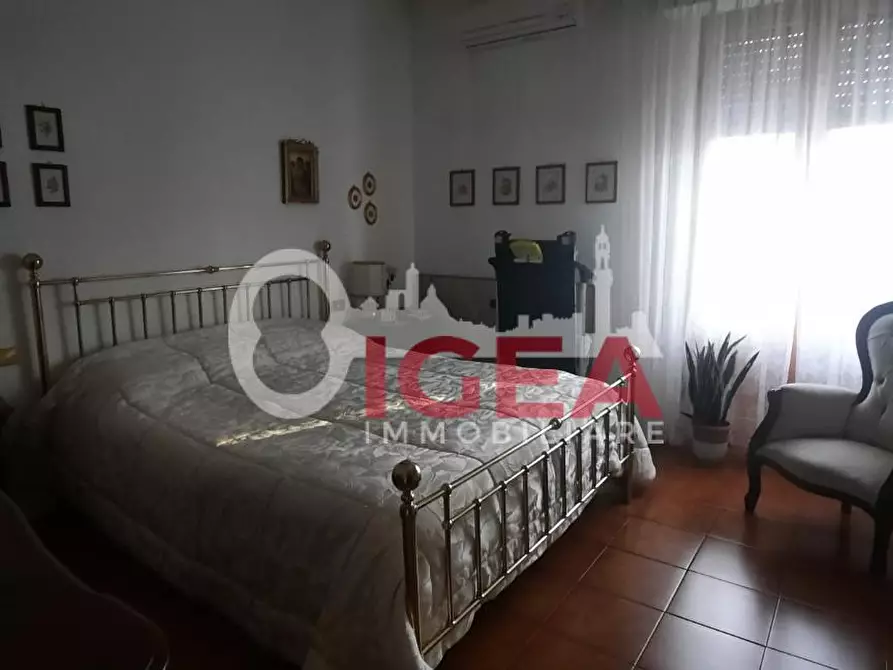 Immagine 17 di Villa in vendita  a Monteriggioni