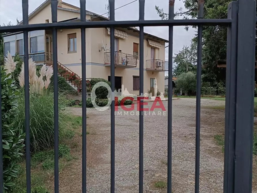 Immagine 3 di Villa in vendita  a Monteriggioni