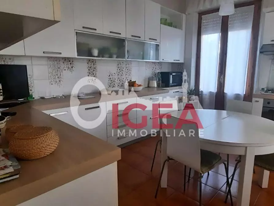 Immagine 4 di Villa in vendita  a Monteriggioni