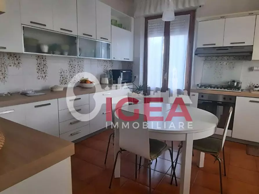 Immagine 5 di Villa in vendita  a Monteriggioni