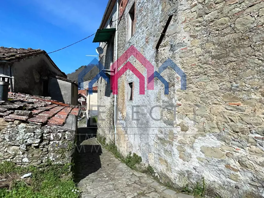 Immagine 6 di Casa semindipendente in vendita  a Bagni Di Lucca