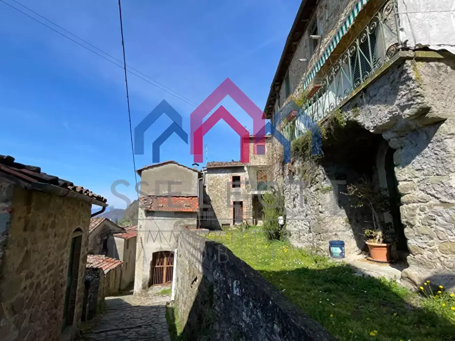 Immagine 9 di Casa semindipendente in vendita  a Bagni Di Lucca