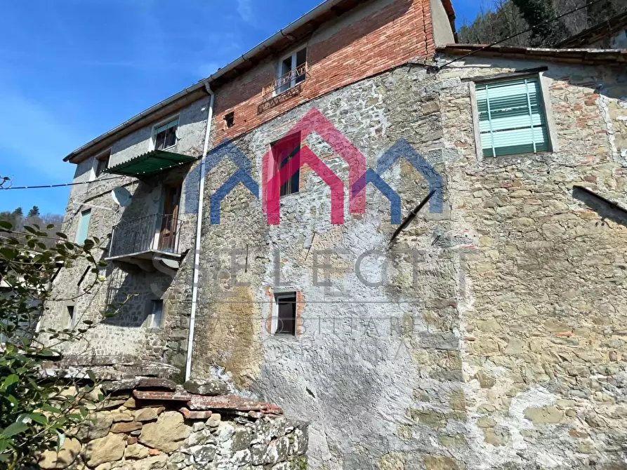 Immagine 7 di Casa semindipendente in vendita  a Bagni Di Lucca