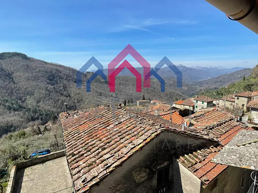 Immagine 60 di Casa semindipendente in vendita  a Bagni Di Lucca