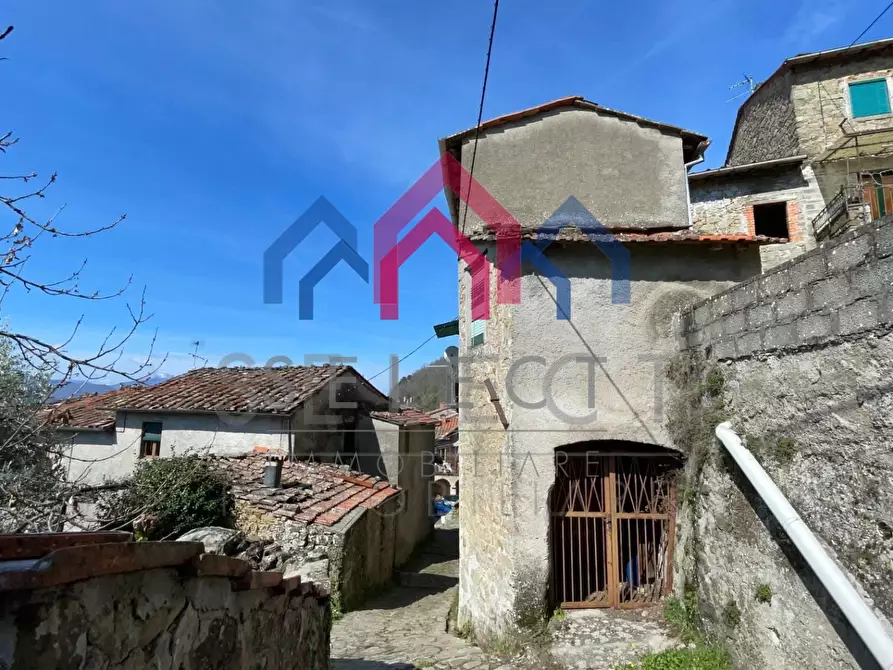 Immagine 8 di Casa semindipendente in vendita  a Bagni Di Lucca