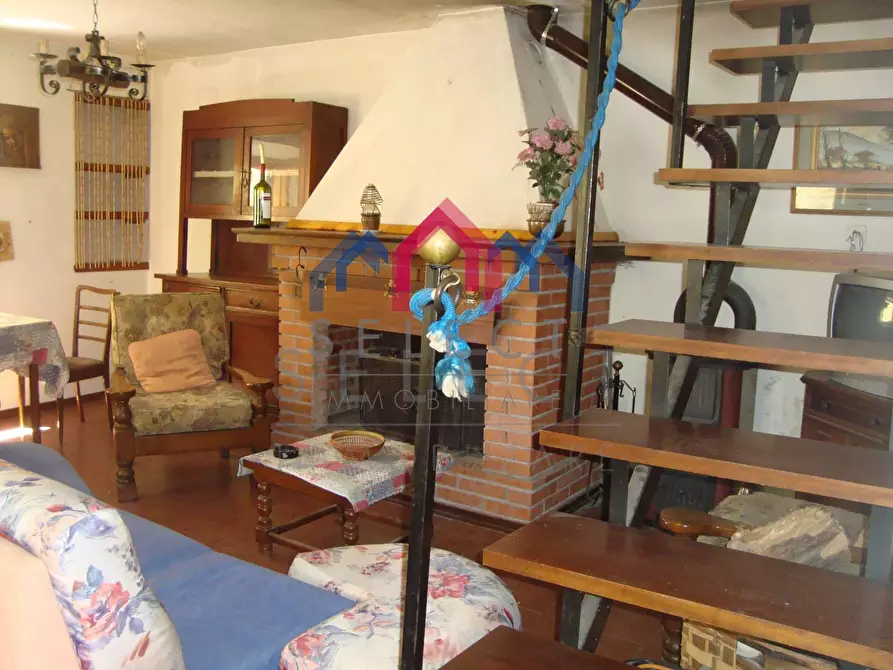 Immagine 8 di Casa semindipendente in vendita  a Bagni Di Lucca