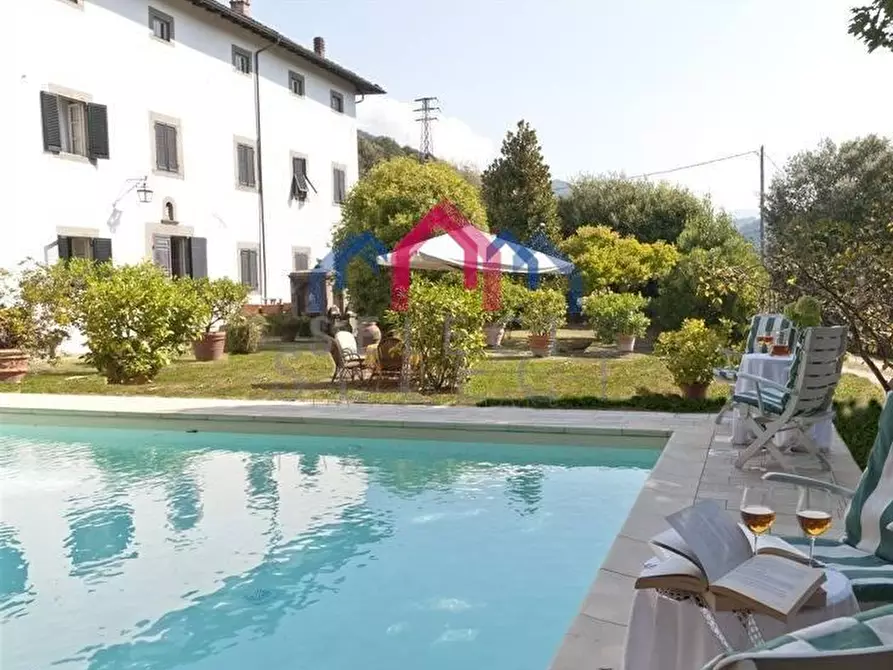 Immagine 11 di Villa in vendita  a Bagni Di Lucca