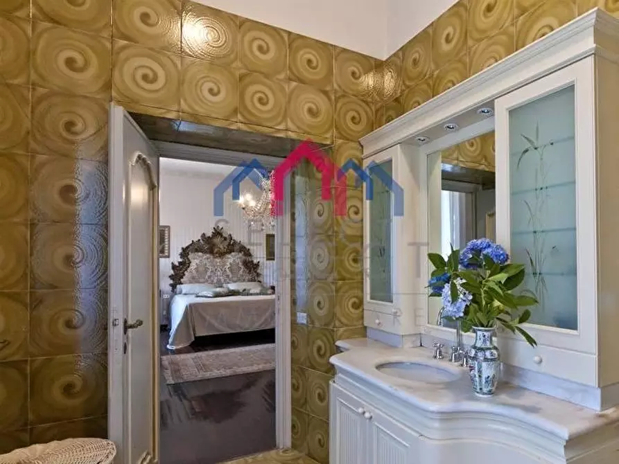 Immagine 43 di Villa in vendita  a Bagni Di Lucca