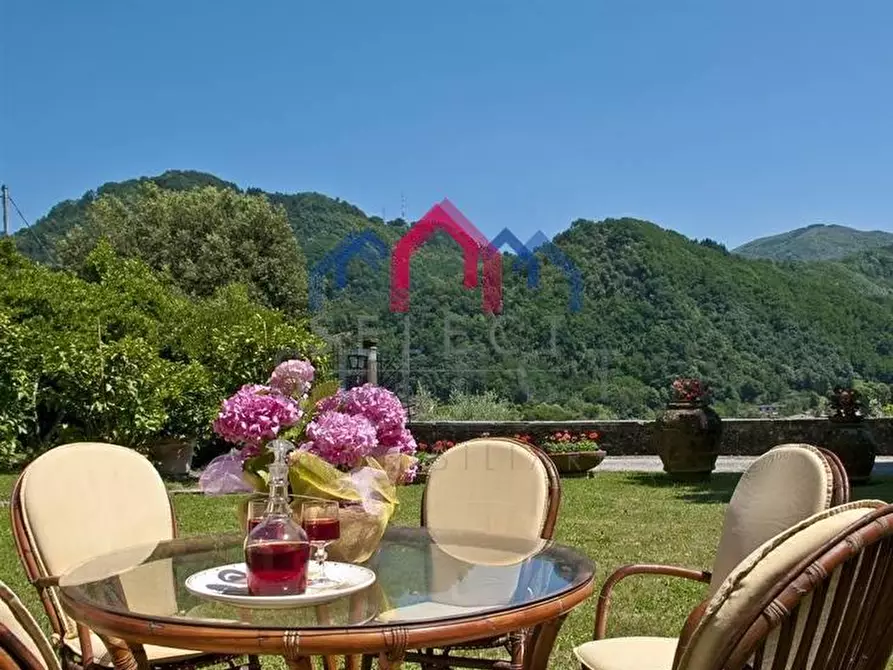 Immagine 3 di Villa in vendita  a Bagni Di Lucca