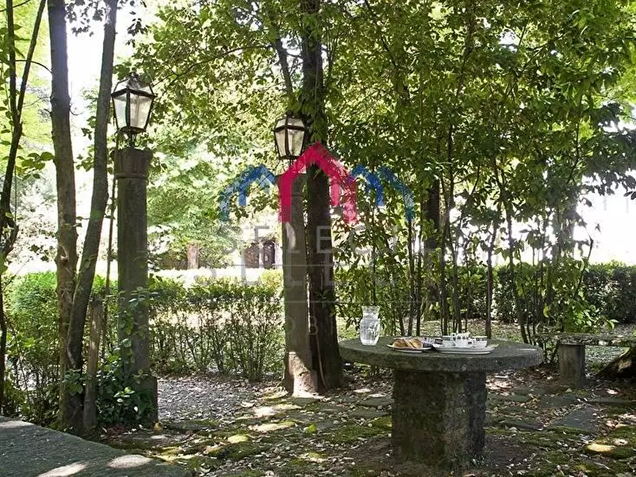 Immagine 8 di Villa in vendita  a Bagni Di Lucca