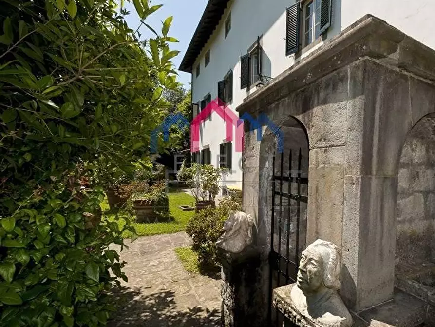 Immagine 9 di Villa in vendita  a Bagni Di Lucca