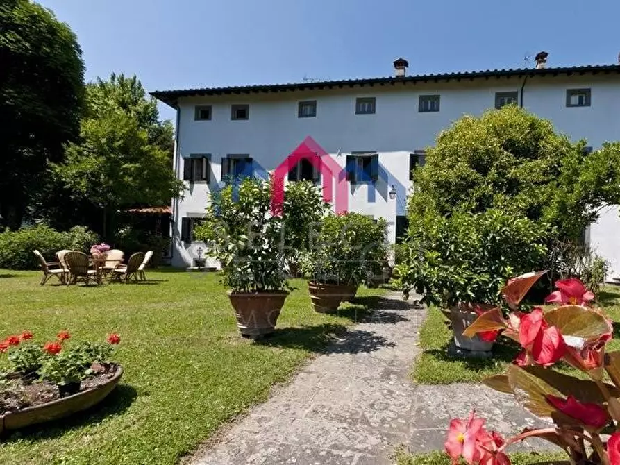 Immagine 6 di Villa in vendita  a Bagni Di Lucca