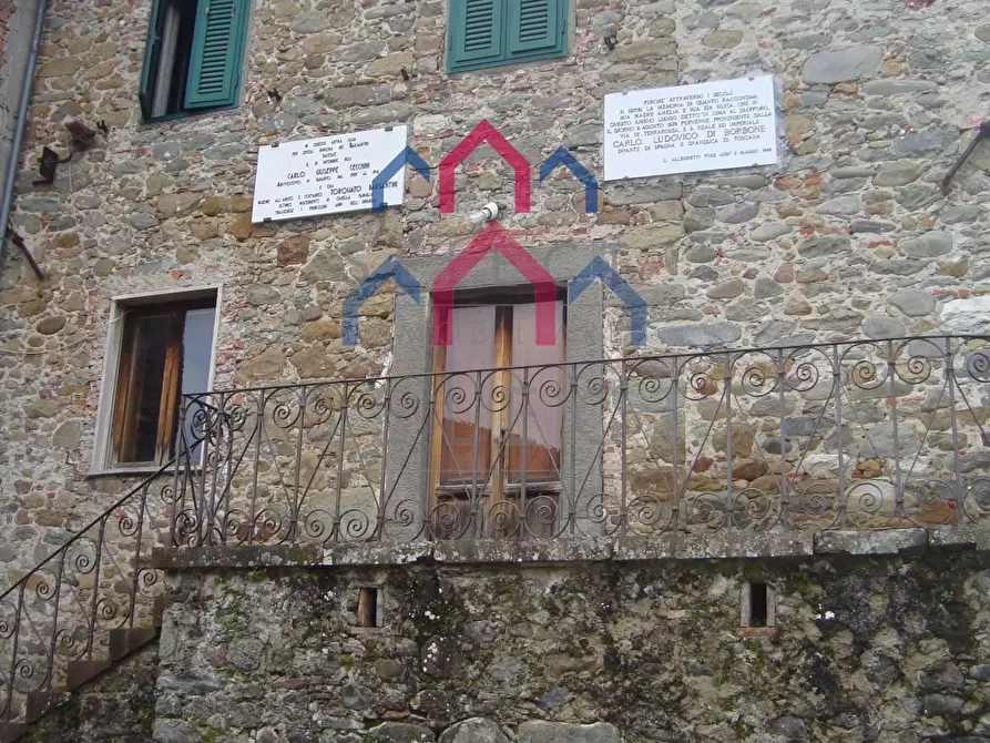 Immagine 5 di Casa semindipendente in vendita  a Bagni Di Lucca