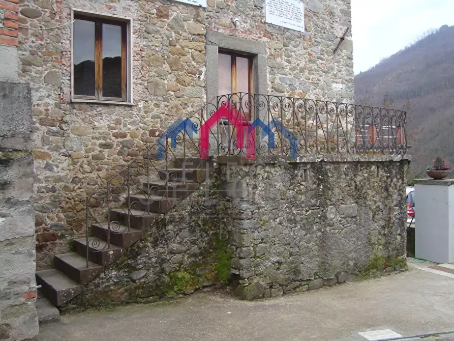 Immagine 6 di Casa semindipendente in vendita  a Bagni Di Lucca