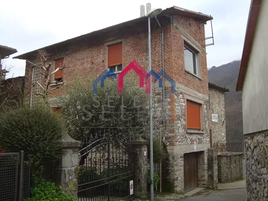 Immagine 4 di Casa semindipendente in vendita  a Bagni Di Lucca