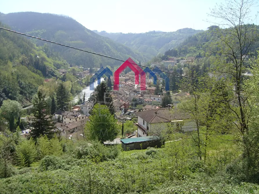 Immagine 1 di Casa semindipendente in vendita  a Bagni Di Lucca