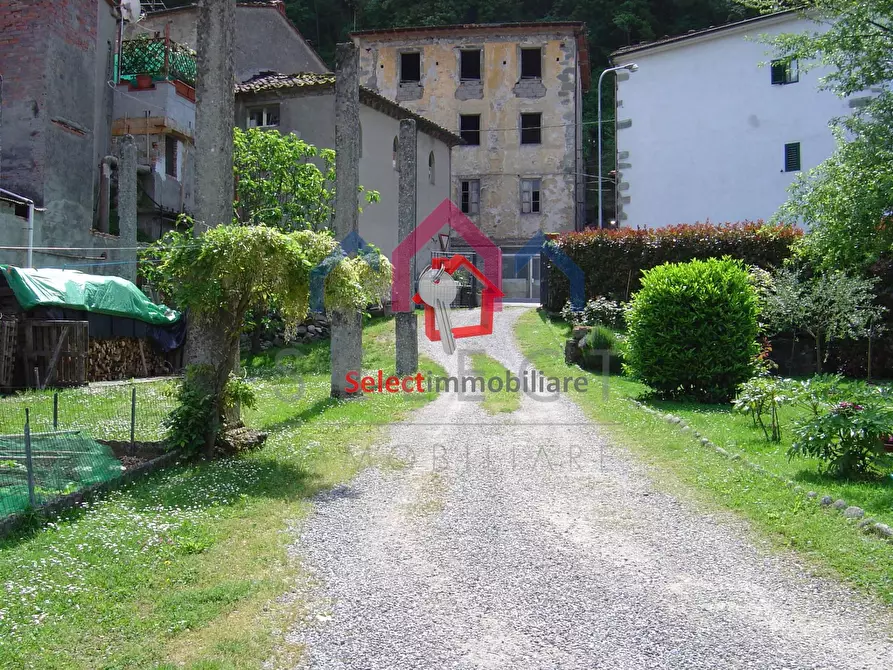 Immagine 3 di Casa semindipendente in vendita  a Borgo A Mozzano