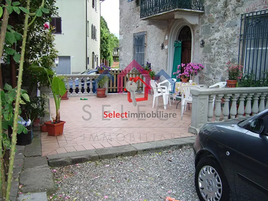 Immagine 10 di Casa semindipendente in vendita  a Borgo A Mozzano