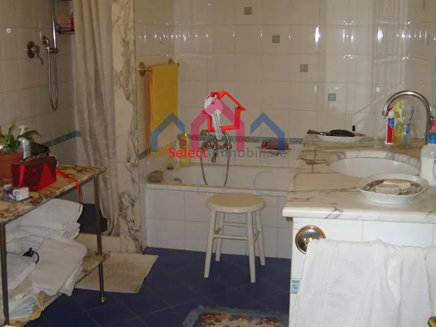 Immagine 20 di Casa semindipendente in vendita  a Borgo A Mozzano