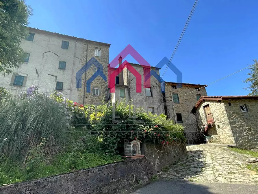 Immagine 2 di Casa semindipendente in vendita  a Bagni Di Lucca