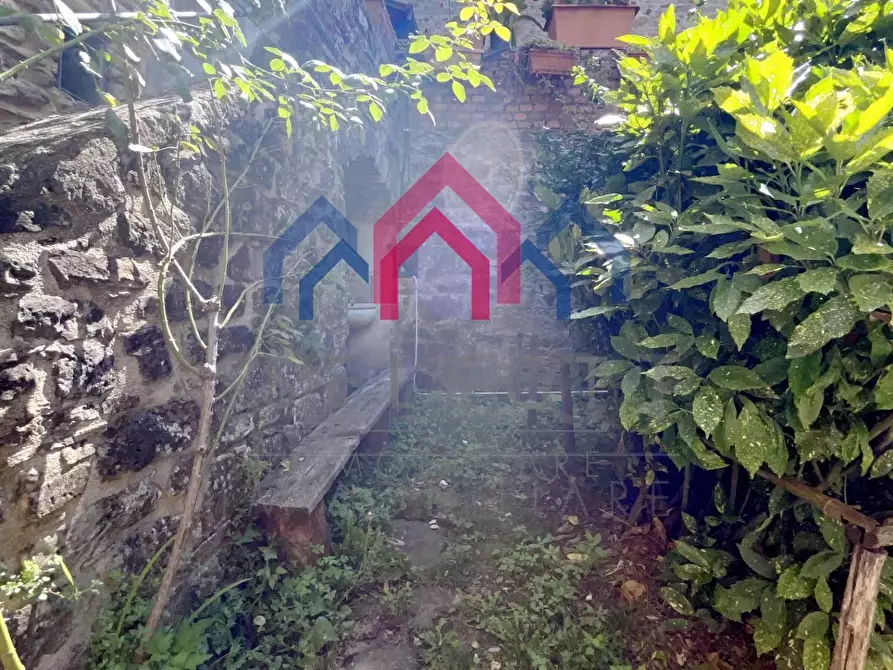 Immagine 9 di Casa semindipendente in vendita  a Bagni Di Lucca