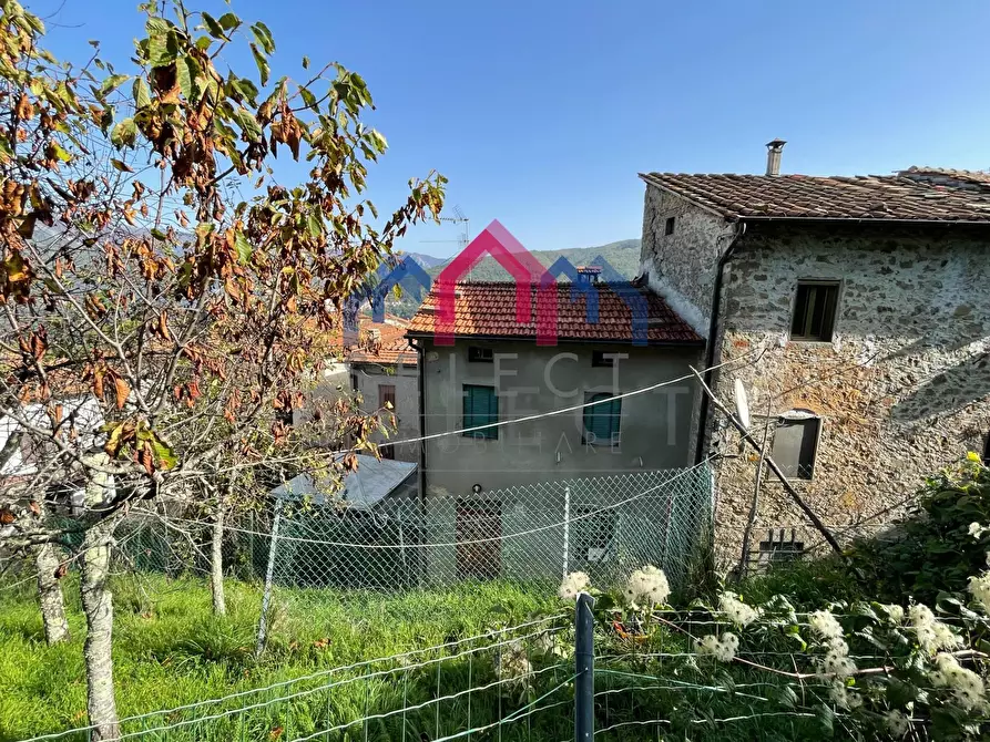 Immagine 3 di Casa semindipendente in vendita  a Bagni Di Lucca