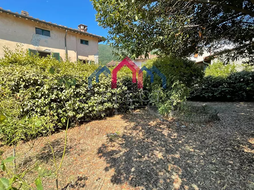 Immagine 75 di Villa in vendita  a Pescaglia
