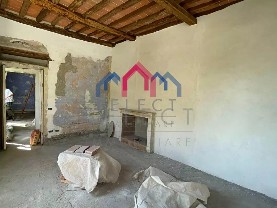 Immagine 49 di Villa in vendita  a Pescaglia
