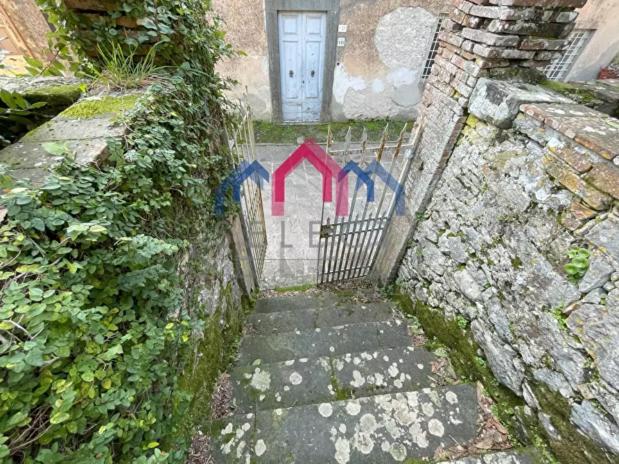Immagine 88 di Villa in vendita  a Pescaglia