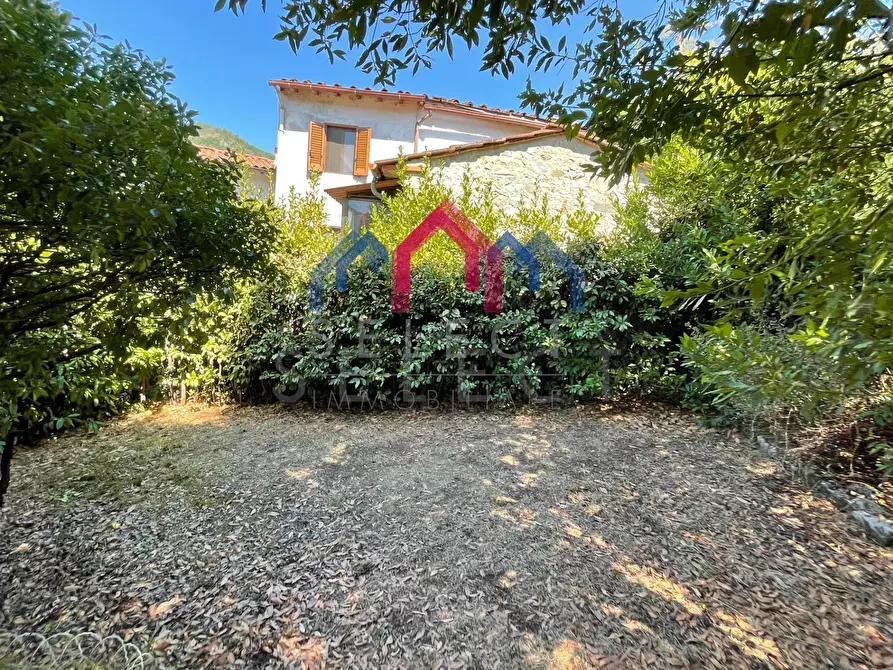 Immagine 77 di Villa in vendita  a Pescaglia