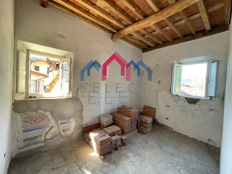Immagine 32 di Villa in vendita  a Pescaglia