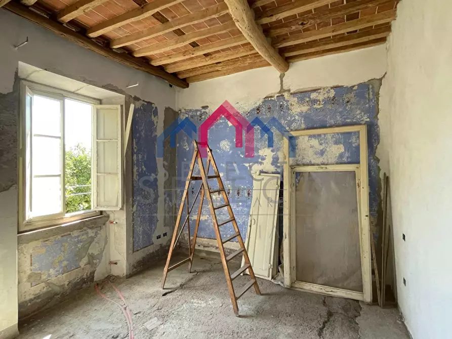 Immagine 40 di Villa in vendita  a Pescaglia