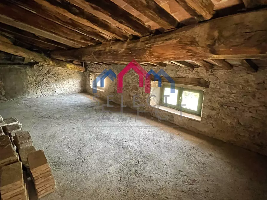 Immagine 60 di Villa in vendita  a Pescaglia