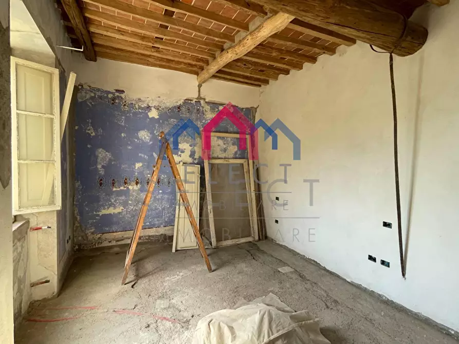 Immagine 38 di Villa in vendita  a Pescaglia