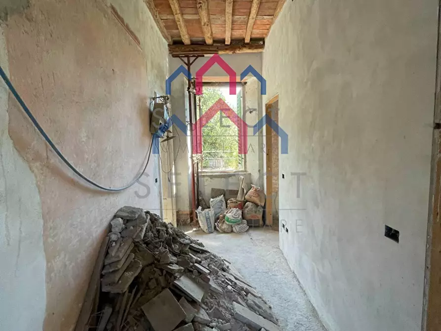 Immagine 37 di Villa in vendita  a Pescaglia