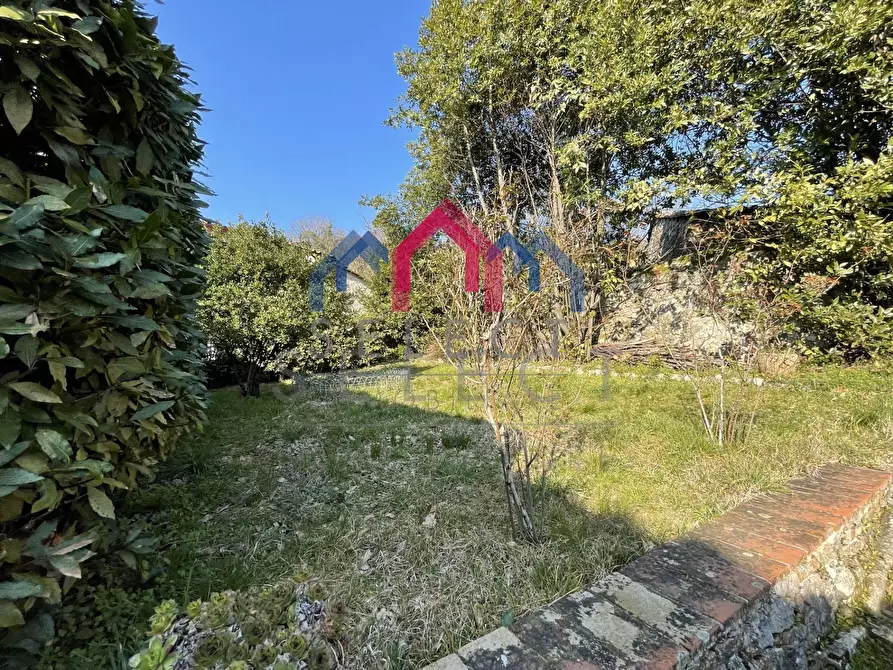 Immagine 89 di Villa in vendita  a Pescaglia