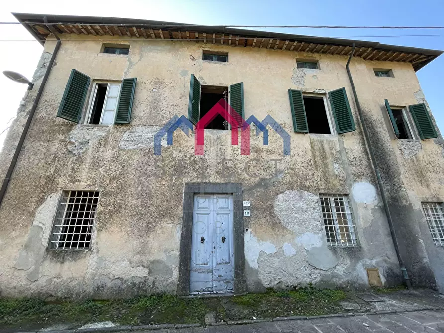 Immagine 85 di Villa in vendita  a Pescaglia