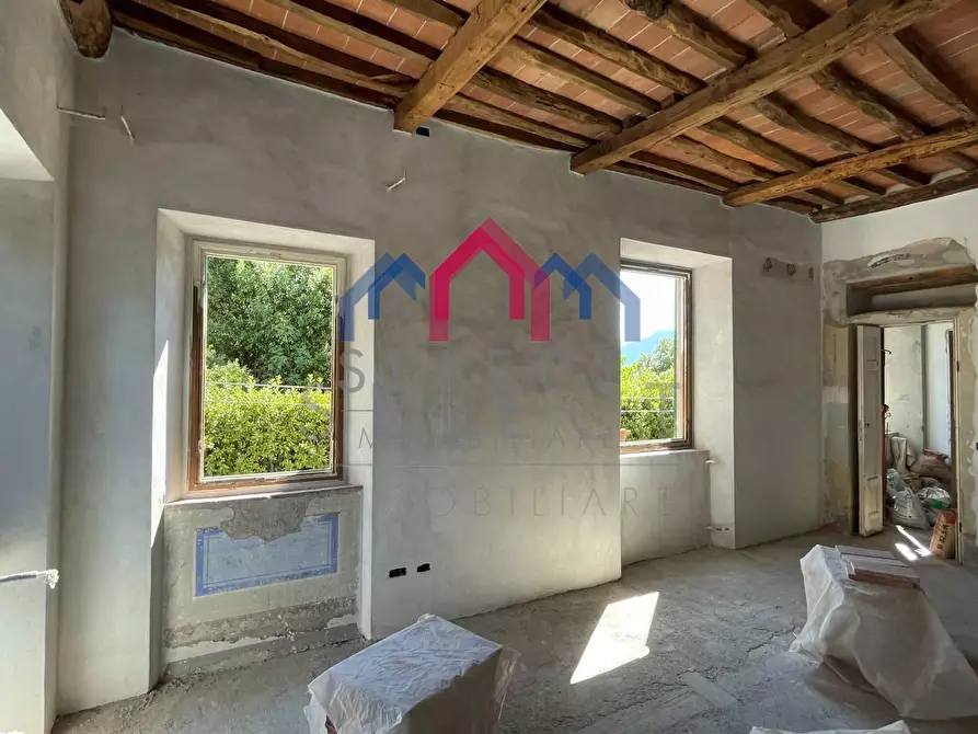 Immagine 50 di Villa in vendita  a Pescaglia