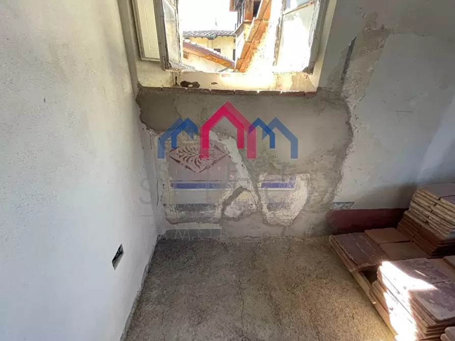 Immagine 33 di Villa in vendita  a Pescaglia