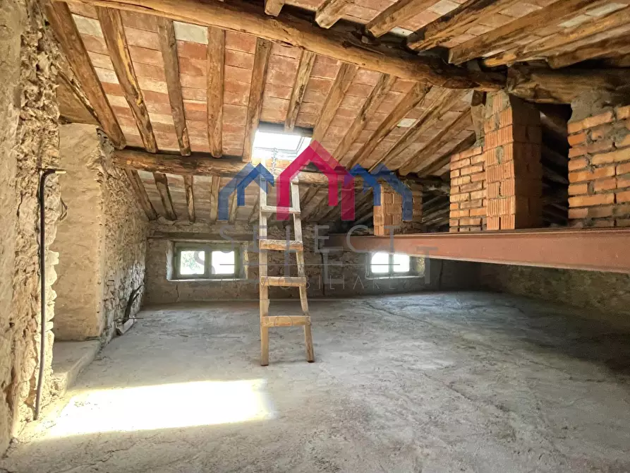 Immagine 62 di Villa in vendita  a Pescaglia