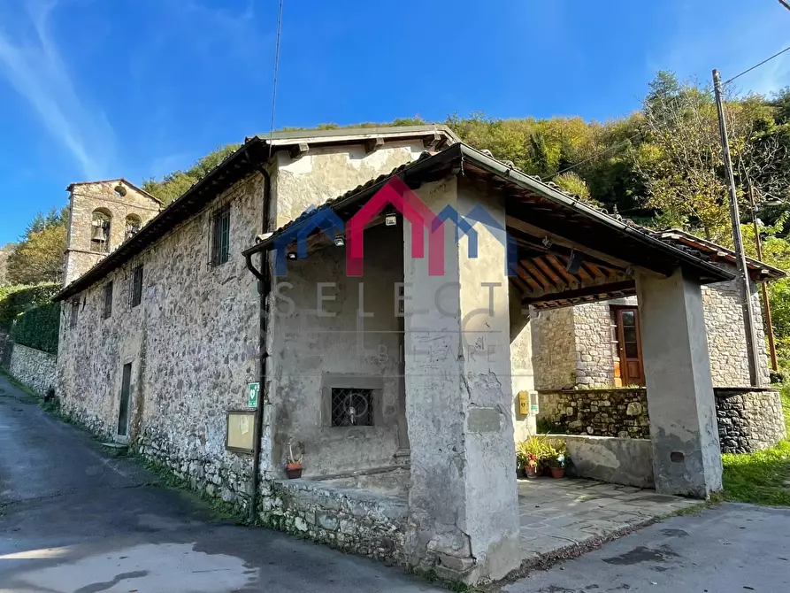 Immagine 79 di Casa semindipendente in vendita  a Borgo A Mozzano