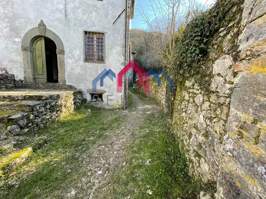 Immagine 5 di Casa semindipendente in vendita  a Borgo A Mozzano