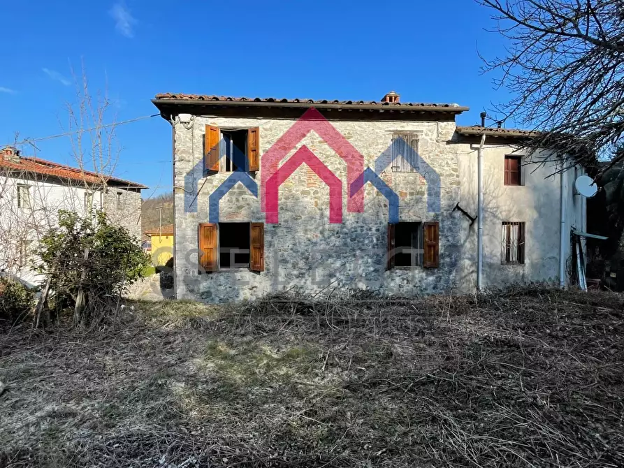 Immagine 63 di Casa semindipendente in vendita  a Borgo A Mozzano