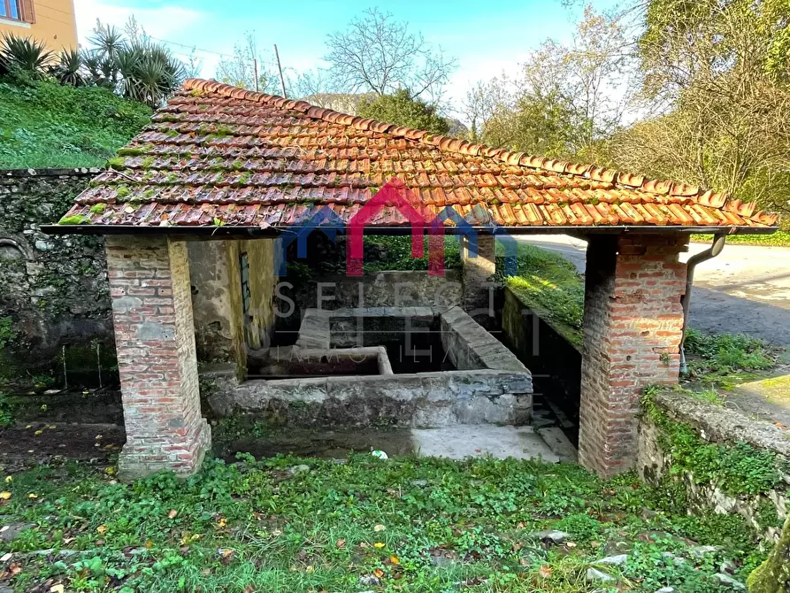 Immagine 77 di Casa semindipendente in vendita  a Borgo A Mozzano