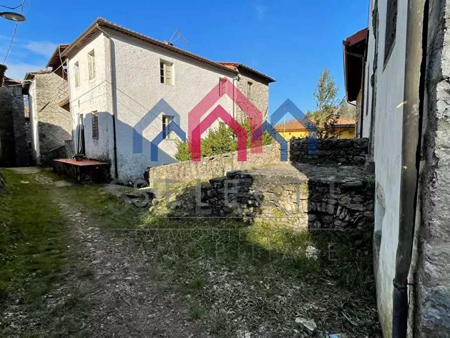 Immagine 6 di Casa semindipendente in vendita  a Borgo A Mozzano