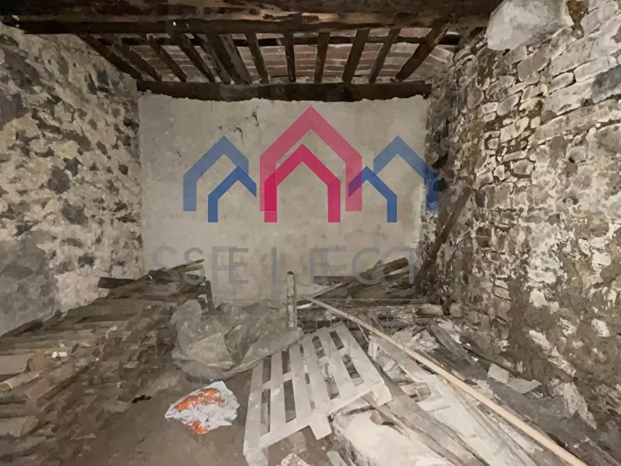 Immagine 58 di Casa semindipendente in vendita  a Borgo A Mozzano