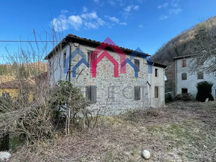 Immagine 26 di Casa semindipendente in vendita  a Borgo A Mozzano