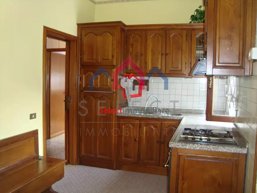 Immagine 10 di Casa semindipendente in vendita  a Bagni Di Lucca