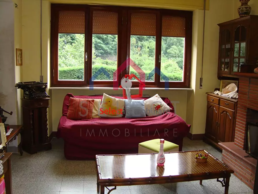 Immagine 2 di Casa semindipendente in vendita  a Bagni Di Lucca